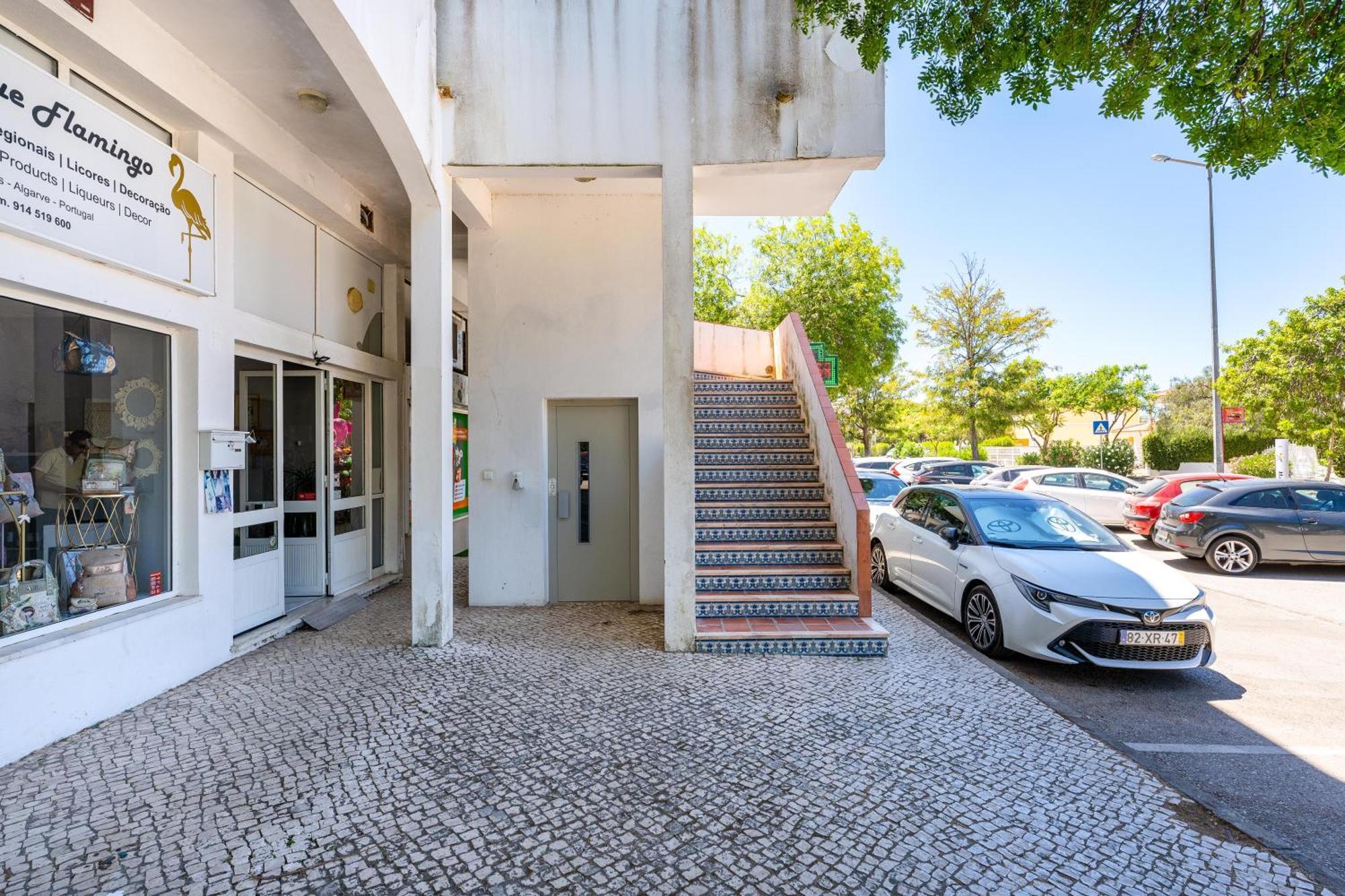 Pine Trees Penthouse Apartment Olhos de Agua  Exterior photo